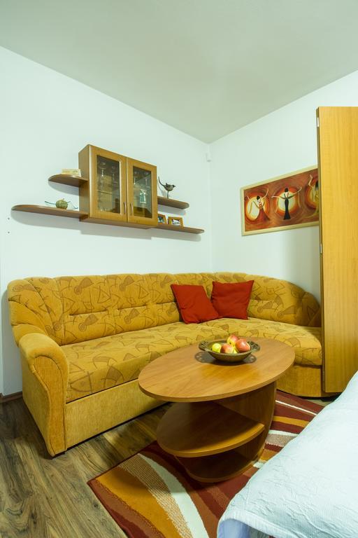 Vila Helena - Apartment Helena 2 Ruzomberok Chambre photo